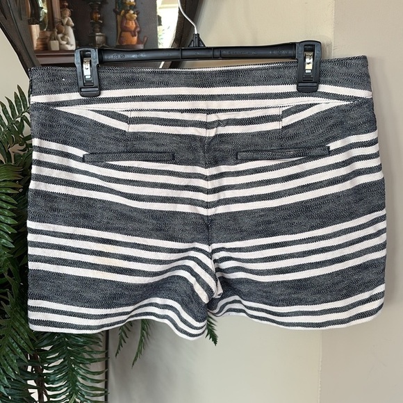 Ann Taylor Loft Striped Riviera Shorts Nautical Sailor Buttons Detail Preppy - Picture 2 of 14